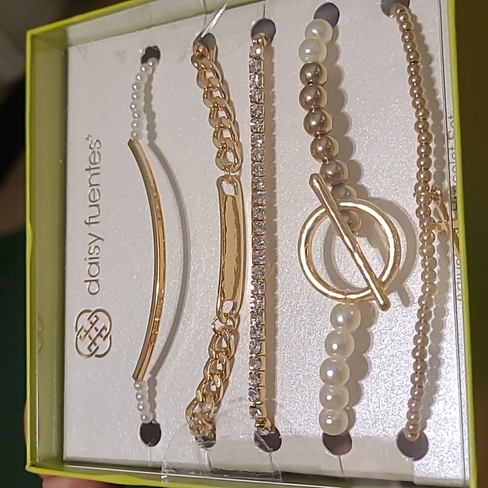 Gift Box Set of 5 Gold, Pearls and Rhinestones adjustable Bracelets.